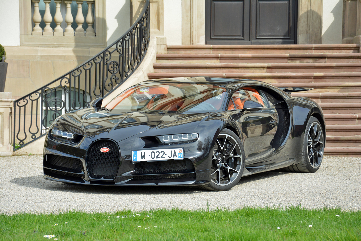 Bugatti La Voiture Noire Beats Rolls Royce Sweptail To Become The Most  Expensive Car In The World  AUTOJOSH